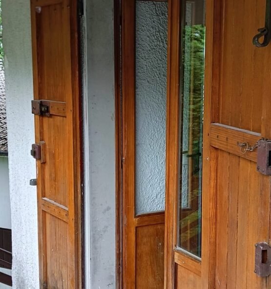 Sostituzione infissi in pvc doppio vetro a Zeri foto 1